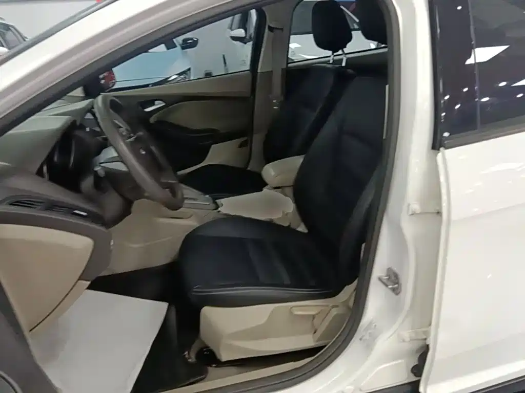 Ford Focus — миниатюра 15