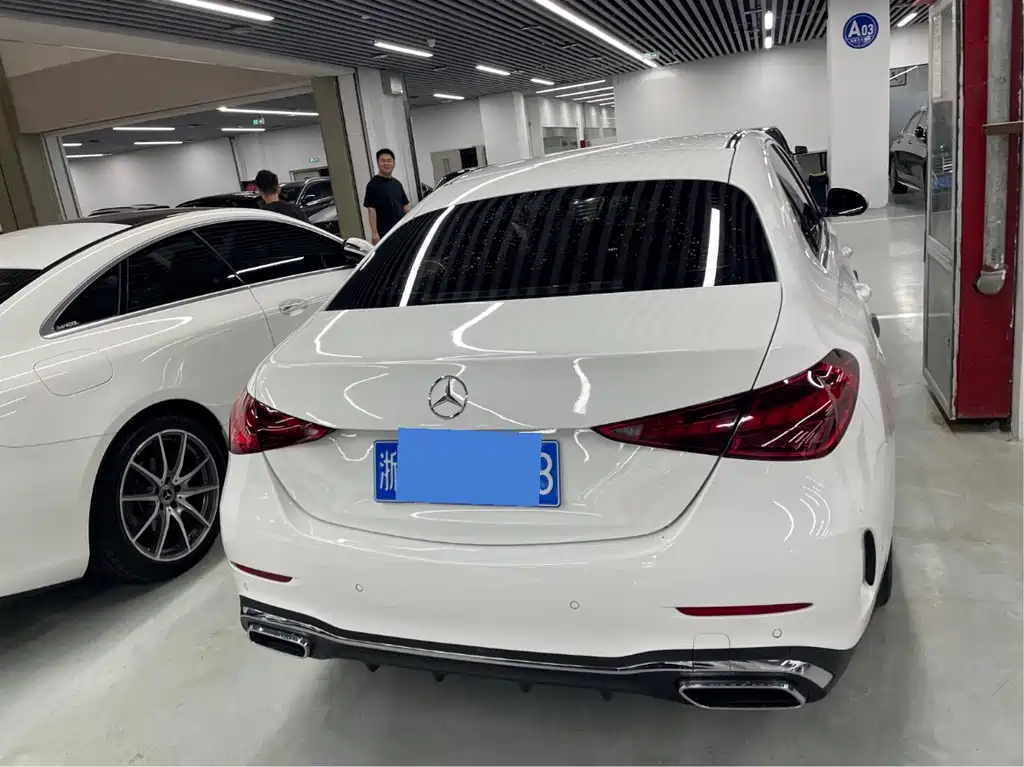 Mercedes-Benz C-Class — миниатюра 11