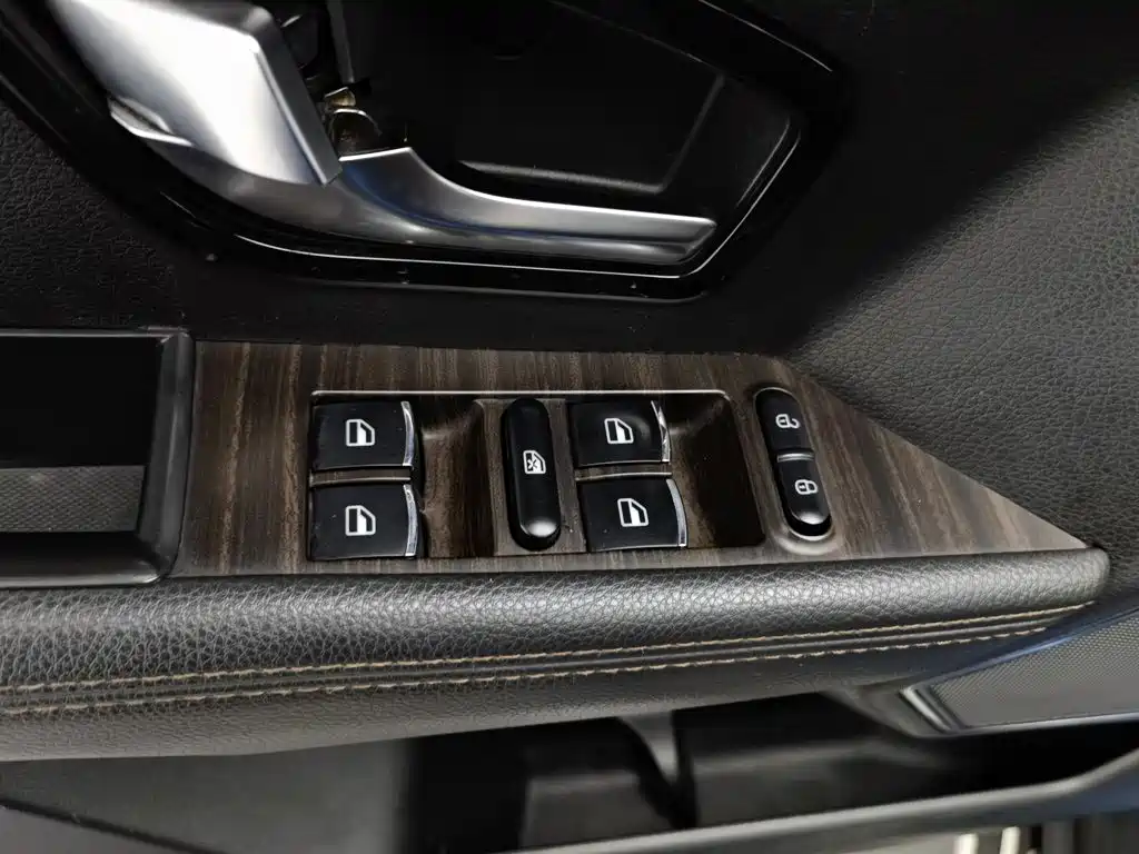Landwind Landwind X7 — миниатюра 9