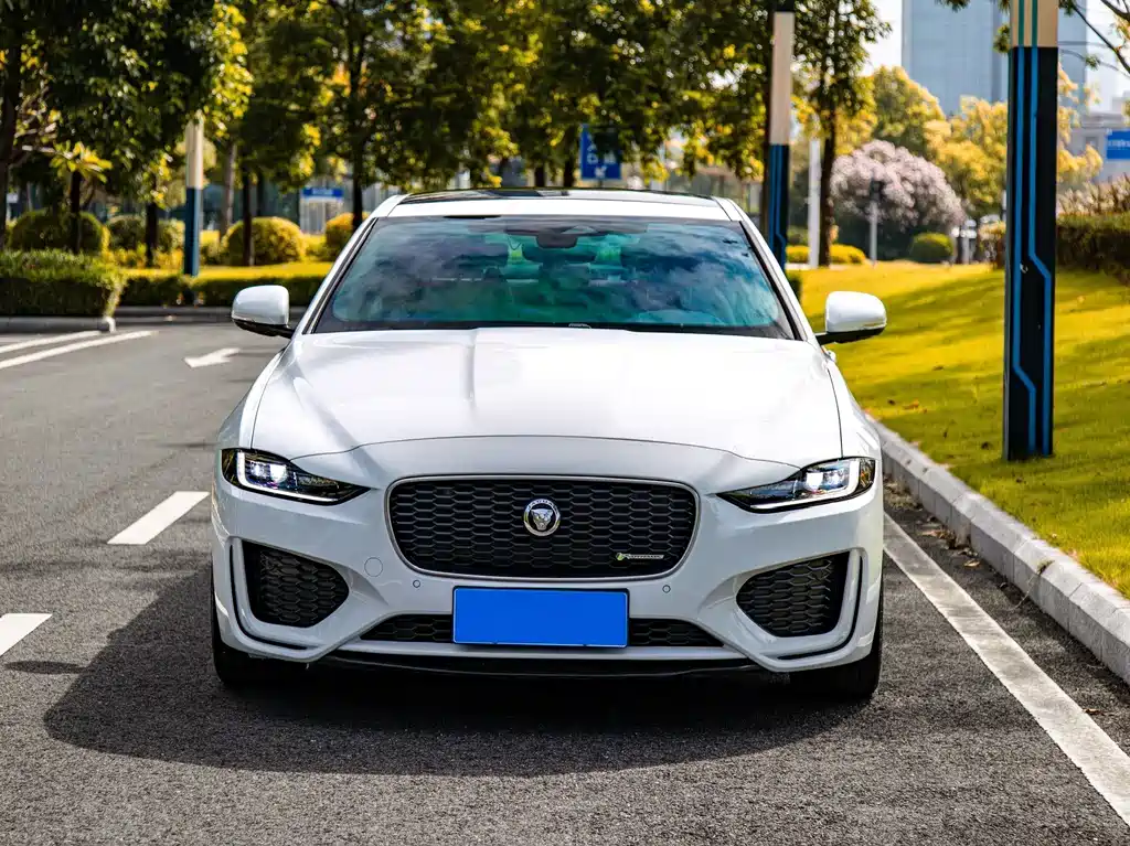 Jaguar XEL — миниатюра 2