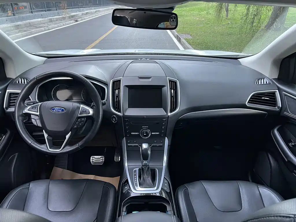 Ford Edge — миниатюра 5