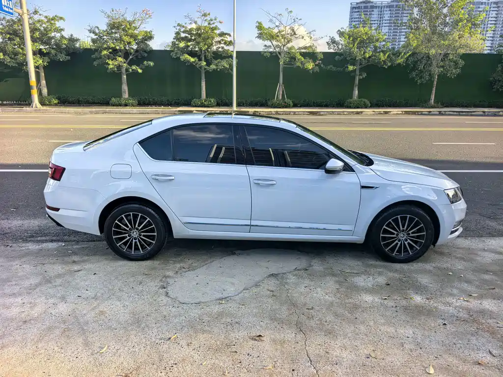 Skoda Octavia — миниатюра 4