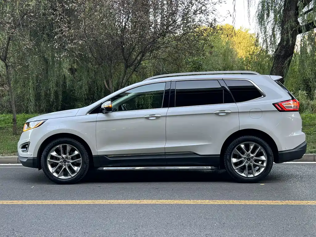 Ford Edge — миниатюра 3