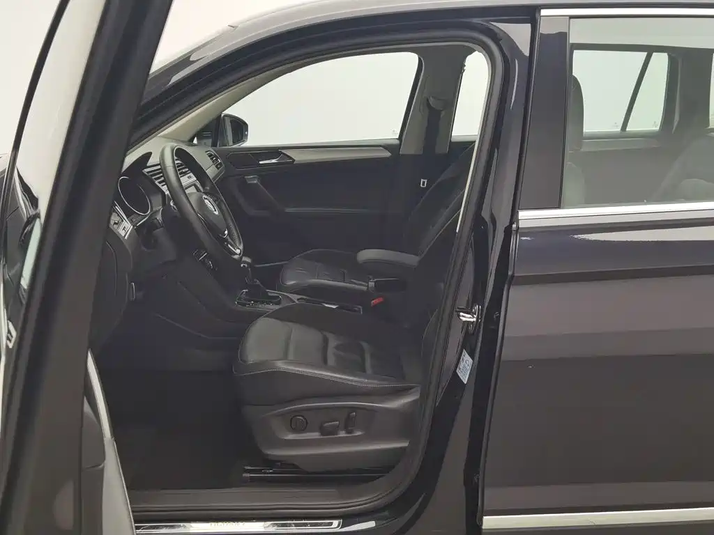 Volkswagen Tiguan L — миниатюра 10