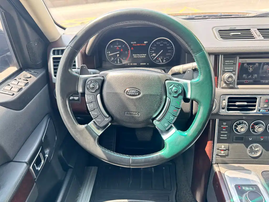 Land Rover Range Rover — миниатюра 17