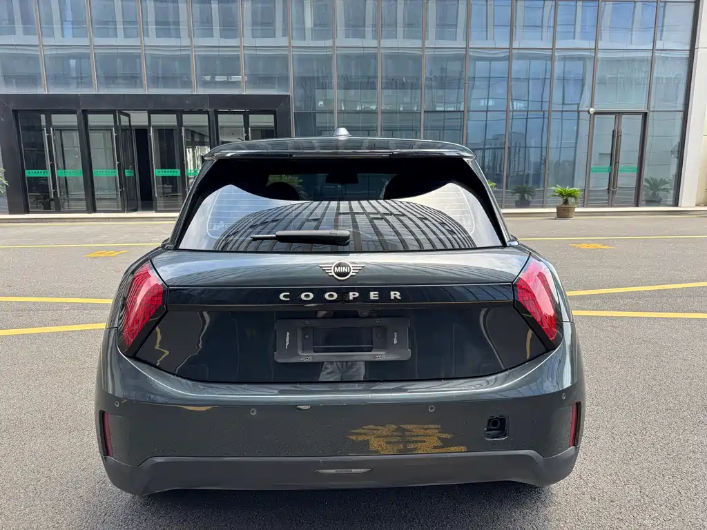 Mini COOPER 2024 456km COOPER E
