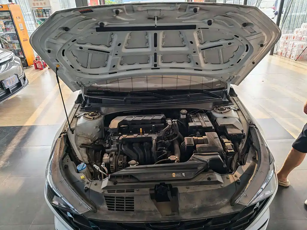 Hyundai Elantra — миниатюра 9