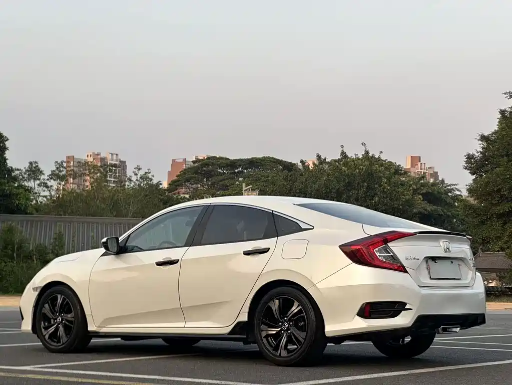 Honda Civic — миниатюра 16