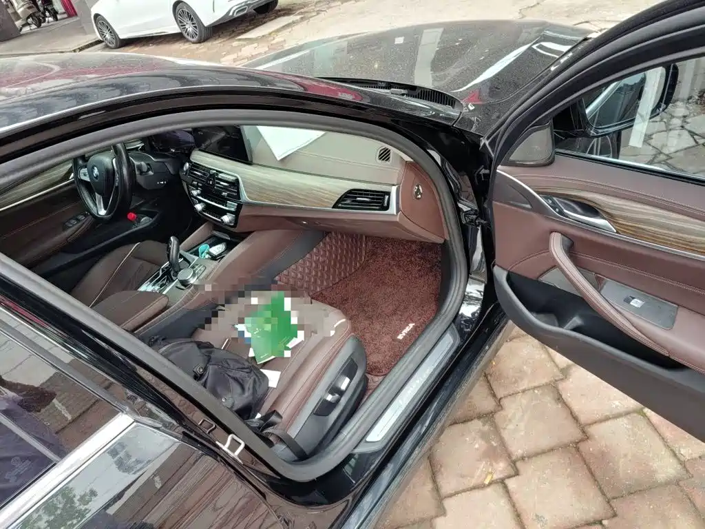 BMW 5 Series — миниатюра 19