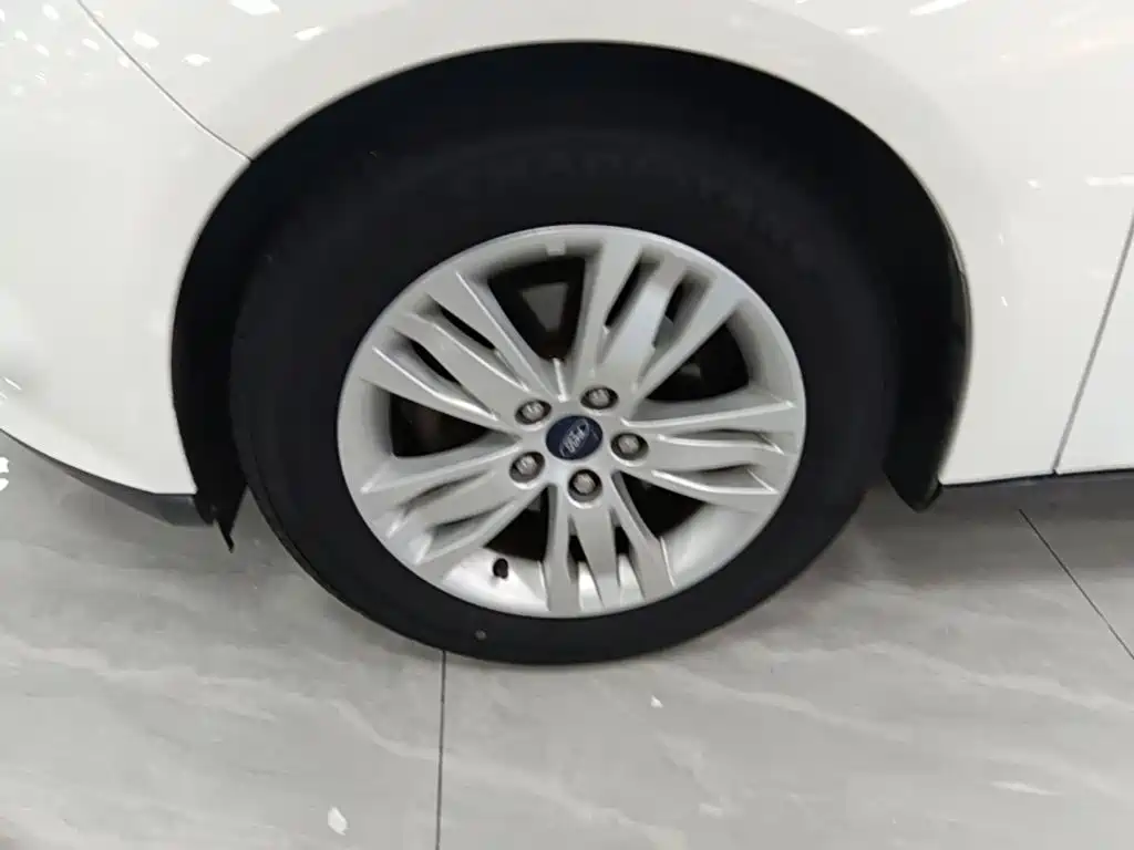 Ford Focus — миниатюра 23