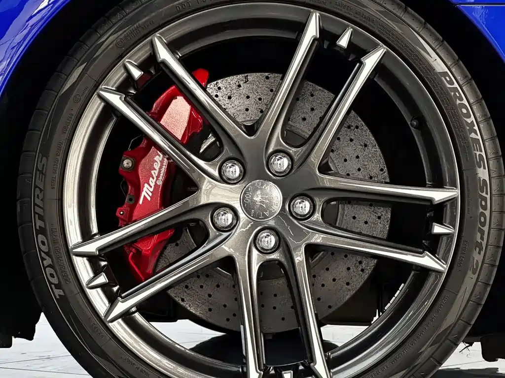 Maserati GranTurismo 2015 4.7L MC