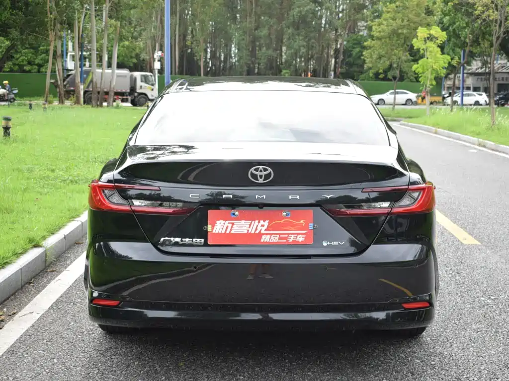 TOYOTA CAMRY