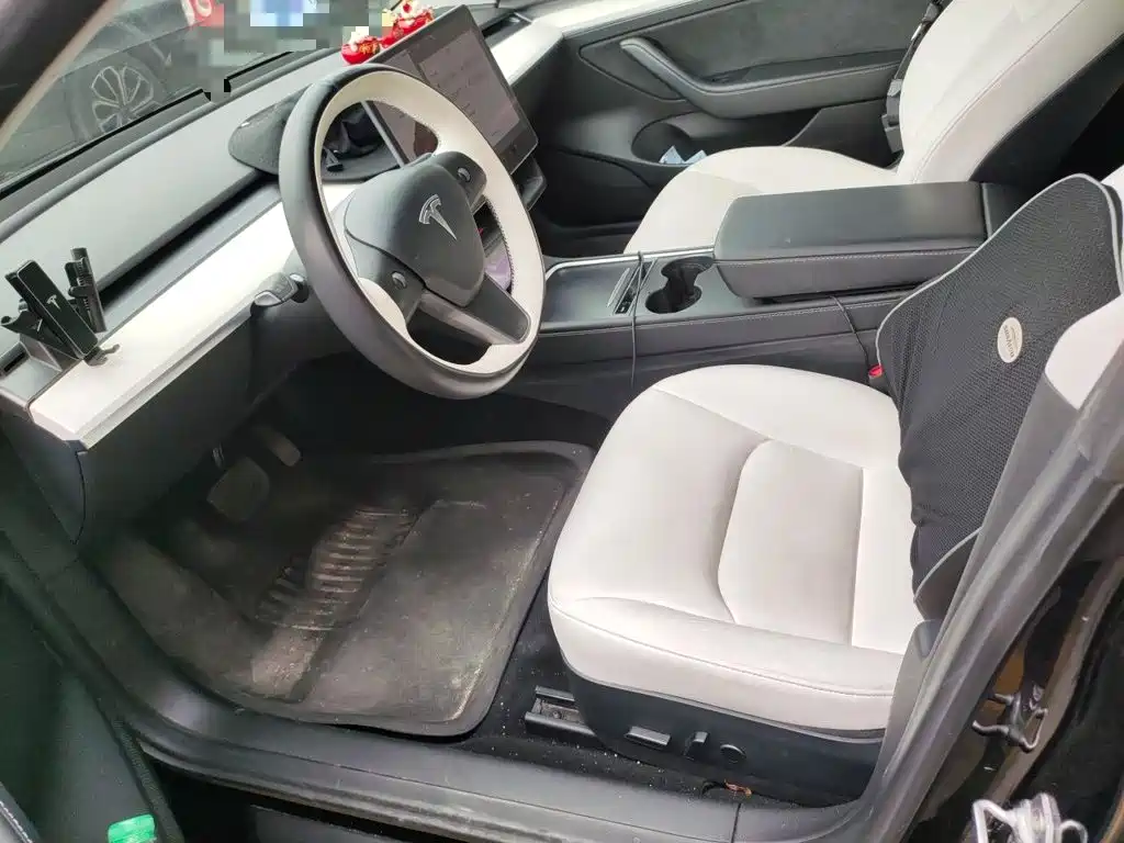 Tesla Model 3 — миниатюра 16