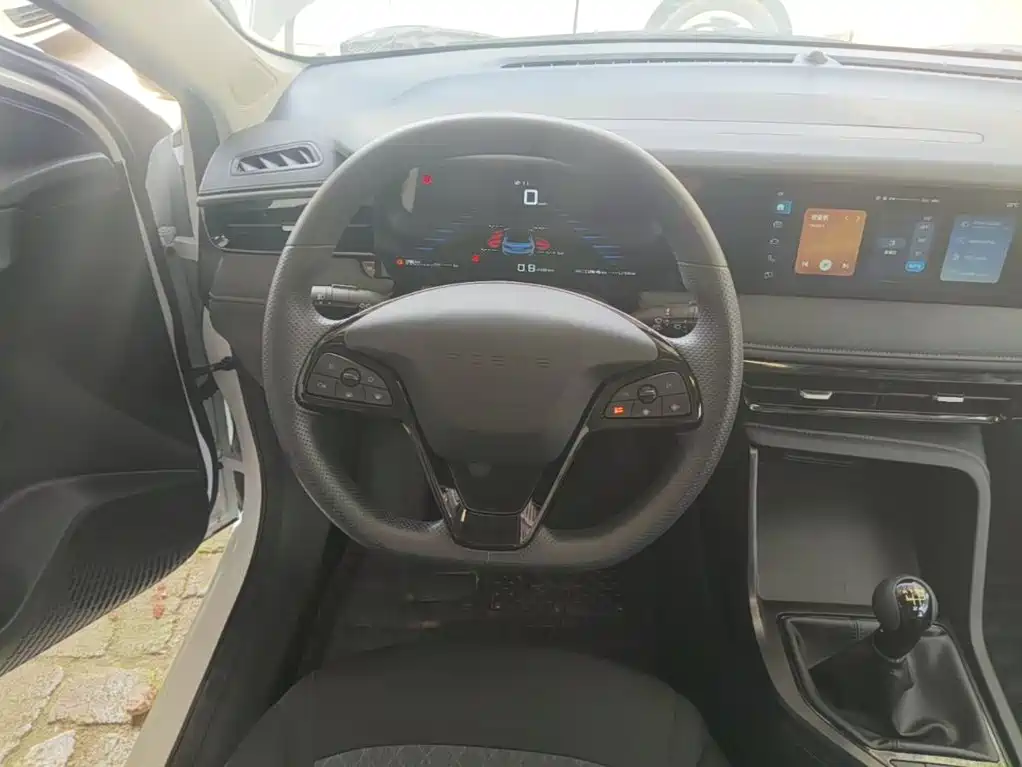 Roewe i5 — миниатюра 7