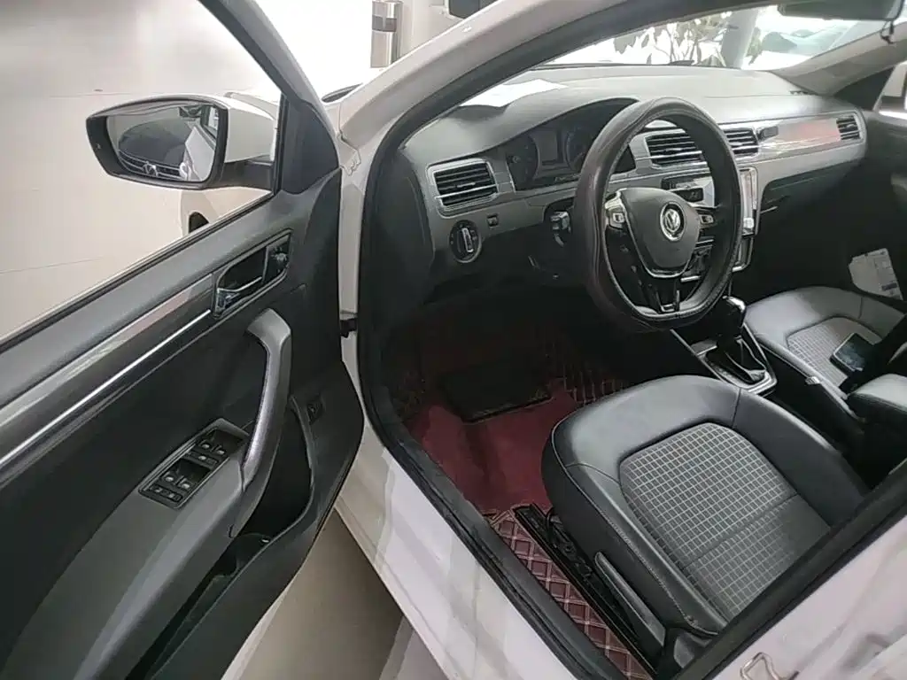 Volkswagen Santana — миниатюра 16