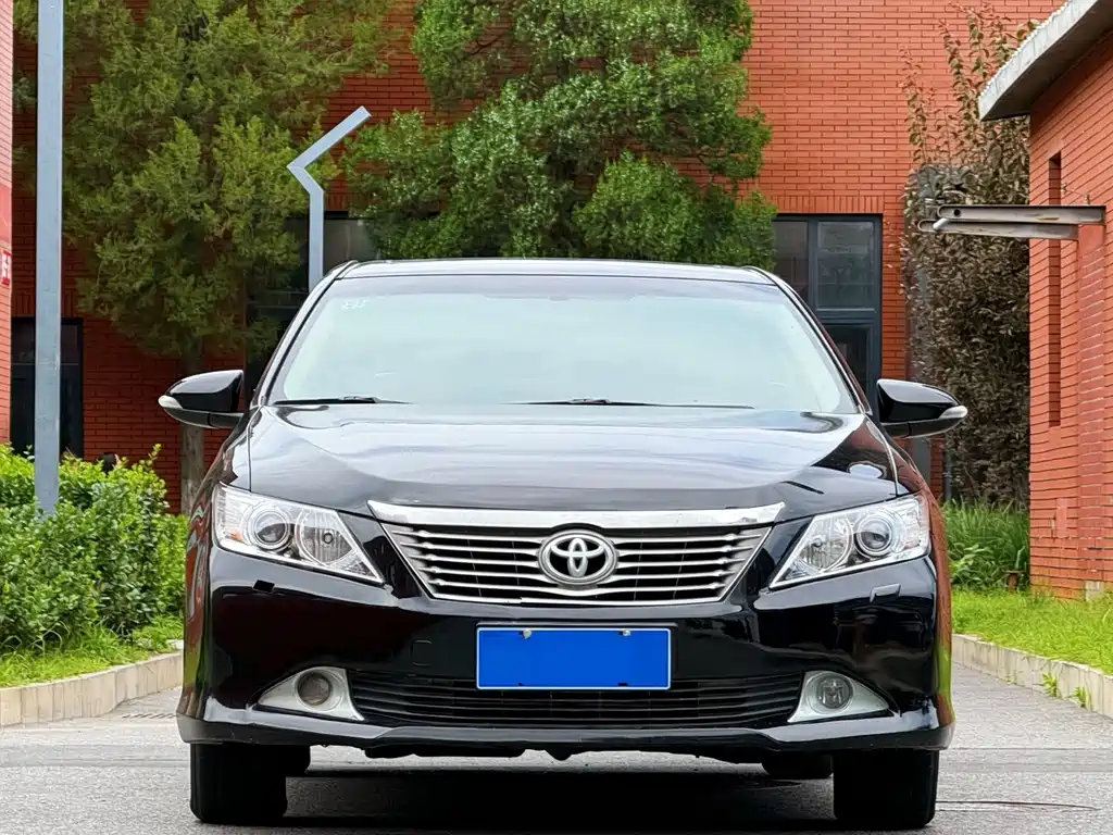 Toyota Camry — миниатюра 2