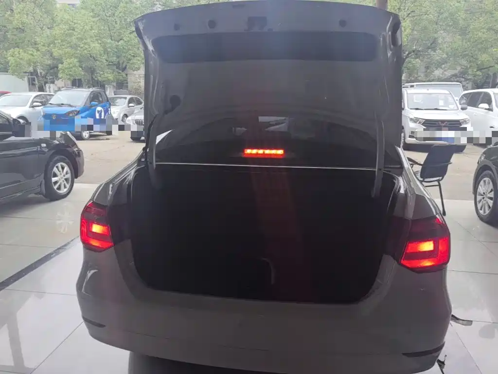 Volkswagen Jetta — миниатюра 19