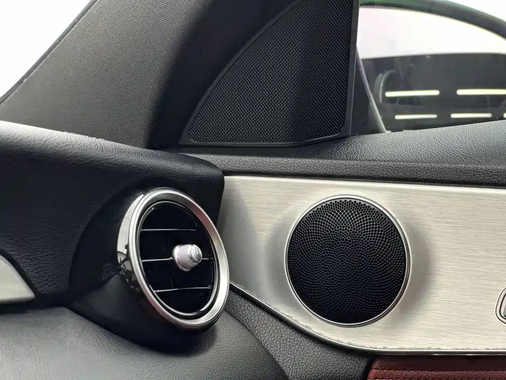 Mercedes-Benz C-Class — миниатюра 12