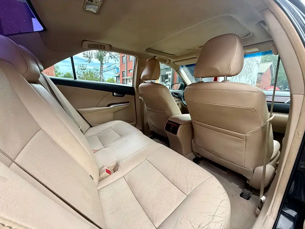 Toyota Camry — миниатюра 17