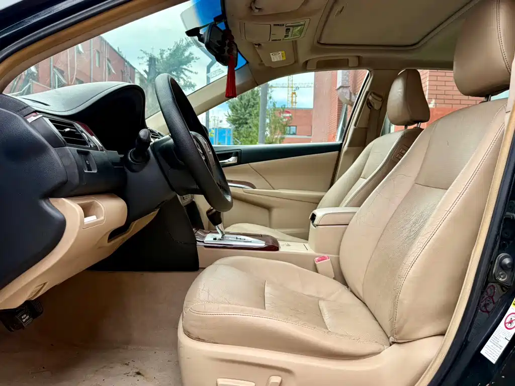 Toyota Camry — миниатюра 12