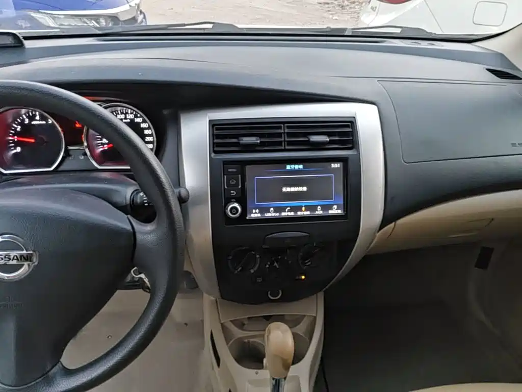 Nissan Livina — миниатюра 13