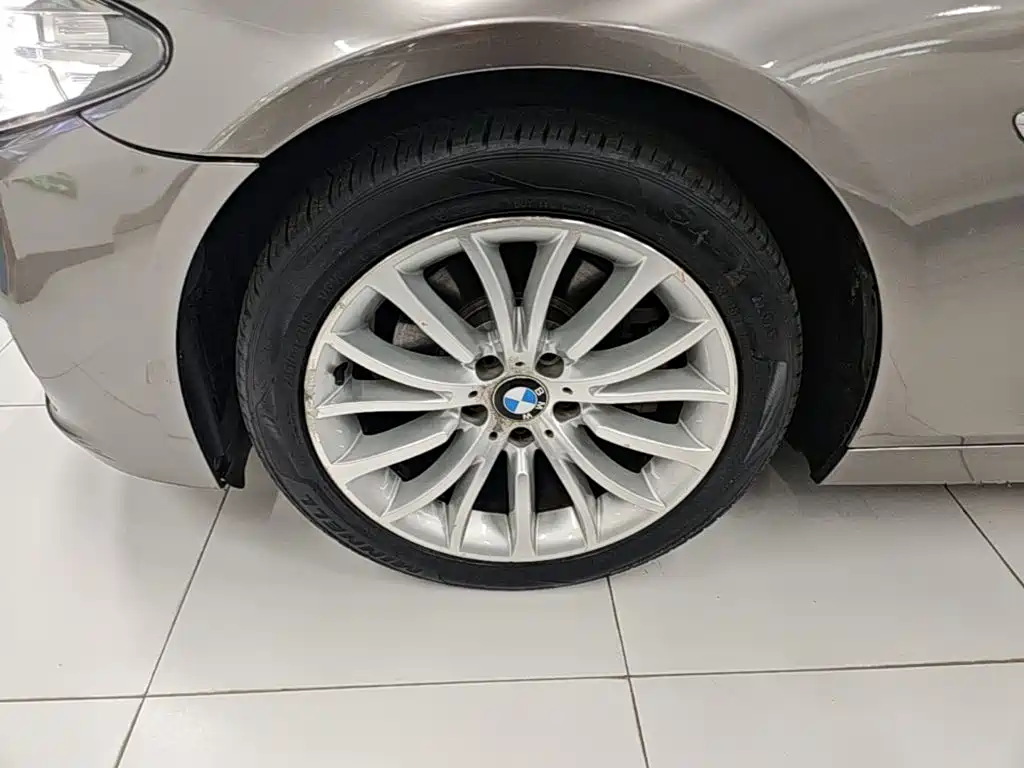 BMW 5 Series — миниатюра 23