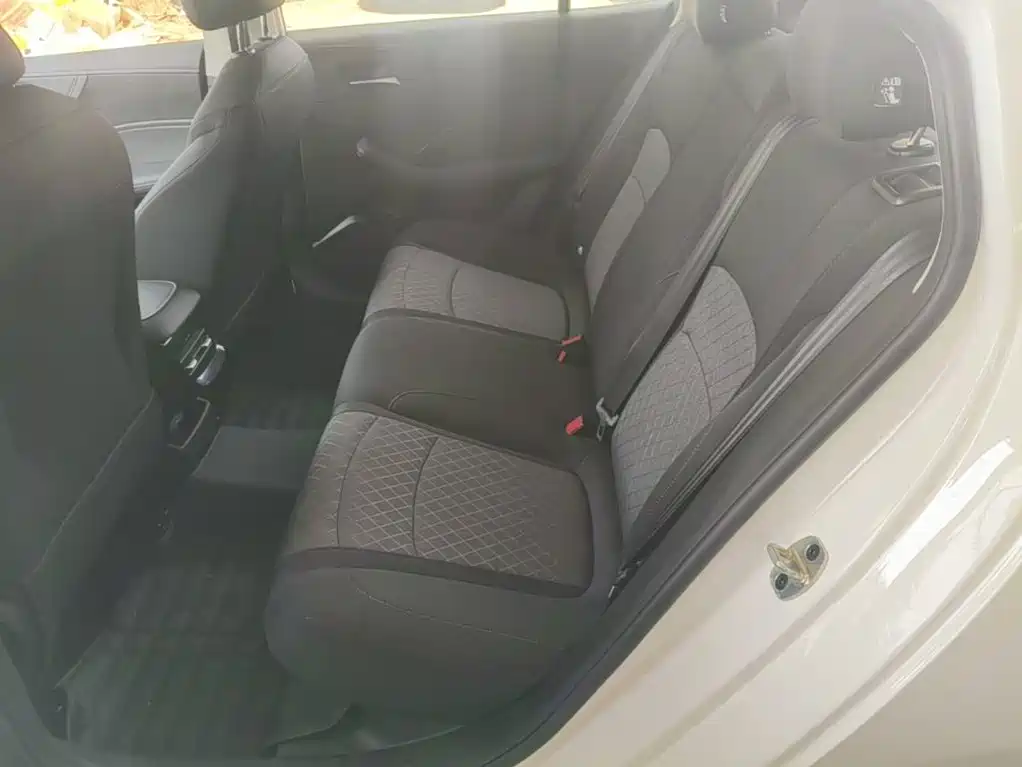 Roewe i5 — миниатюра 13