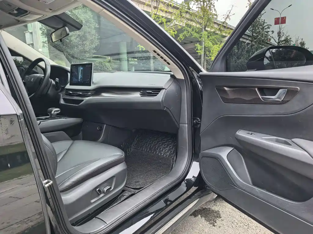 Hongqi Hongqi E-QM5 — миниатюра 12