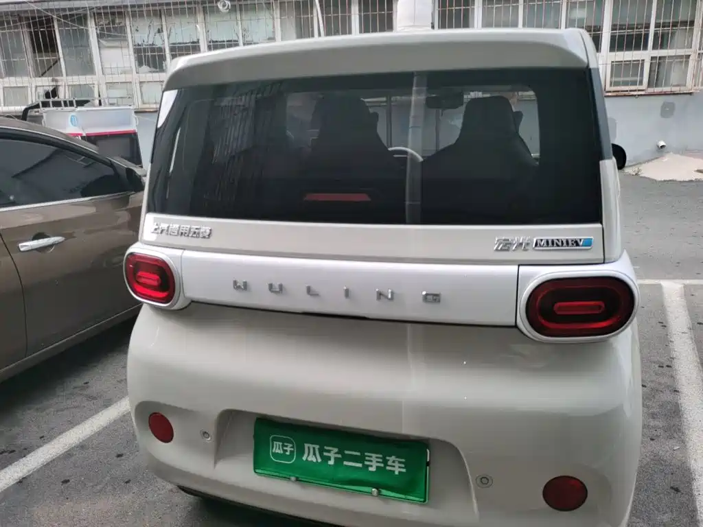 Wuling MINIEV — миниатюра 4