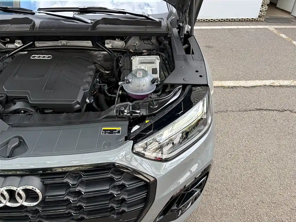 Audi Q5L 2025 45 40 TFSI Luxury