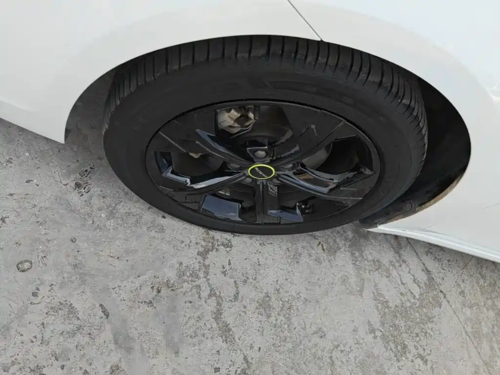Roewe i6 MAX New Energy — миниатюра 23