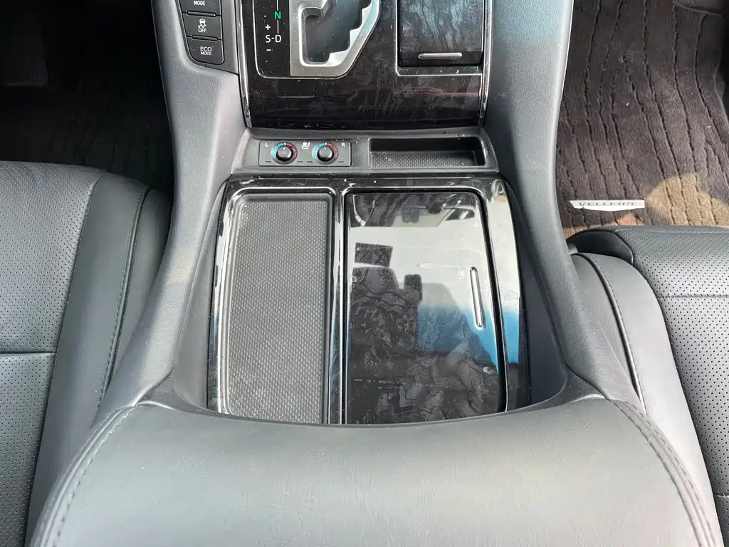 Toyota Vellfire - фото 12