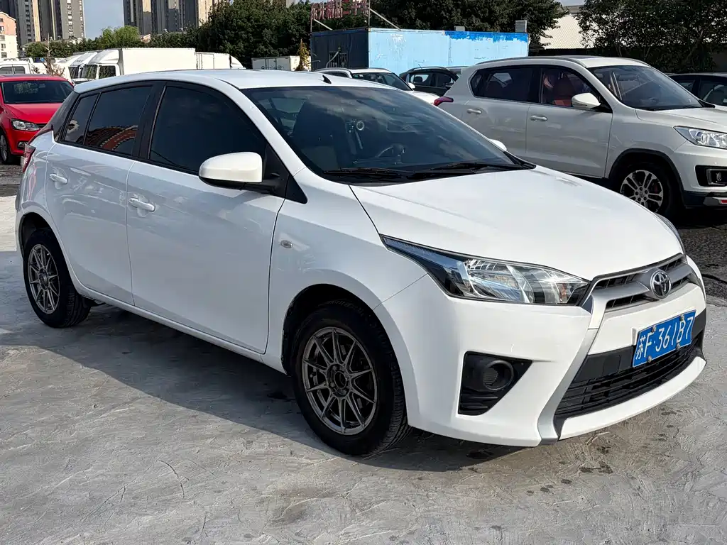 Toyota Yaris L — миниатюра 3