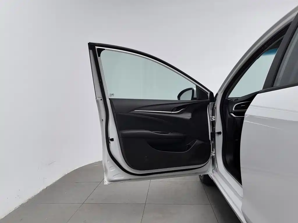 Buick Excelle — миниатюра 8