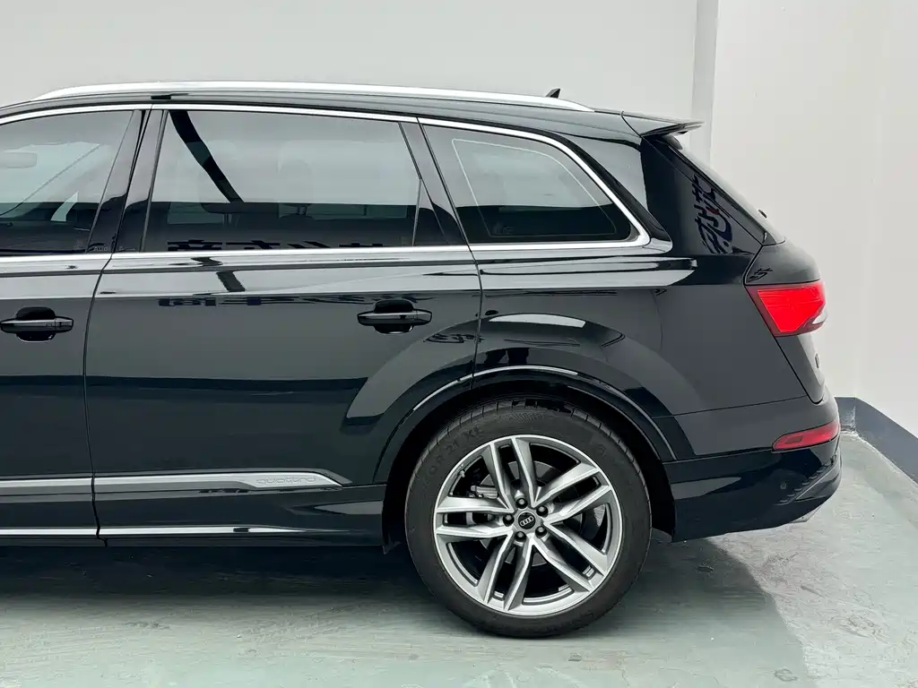 Audi Q7 — миниатюра 8