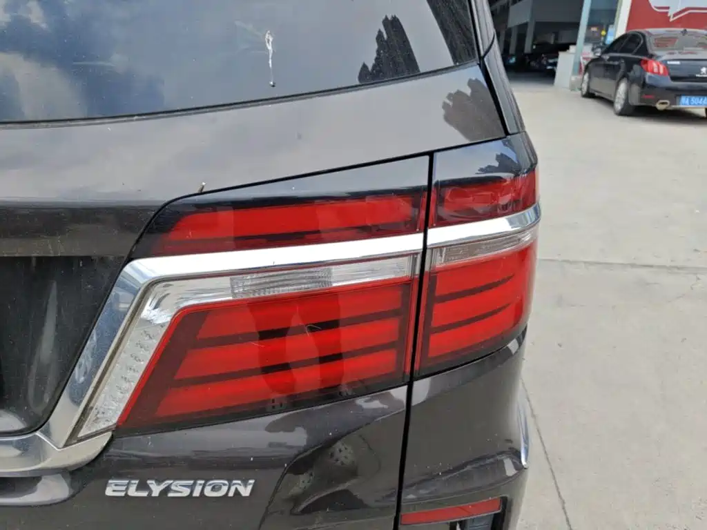 Honda Elysion — миниатюра 8