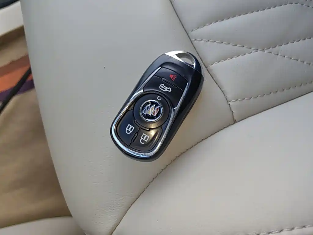 Buick GL8 — миниатюра 9
