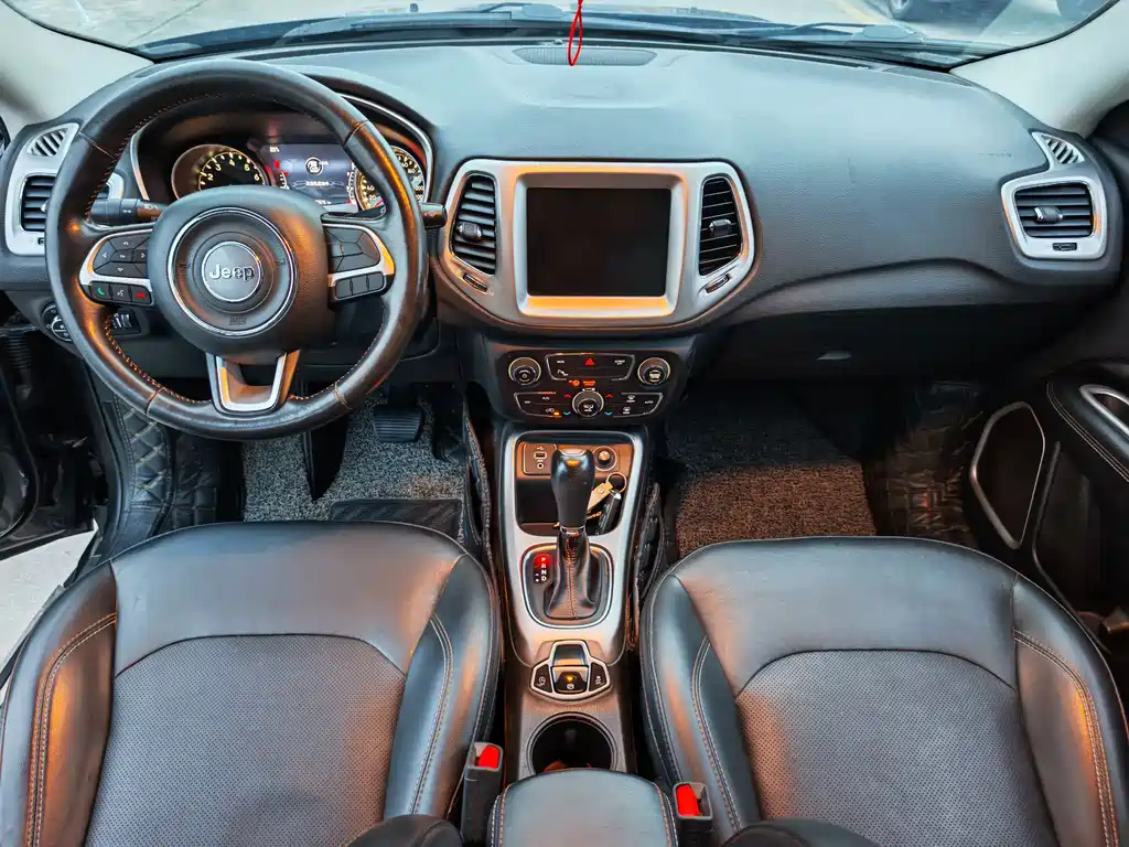 Jeep Compass — миниатюра 12