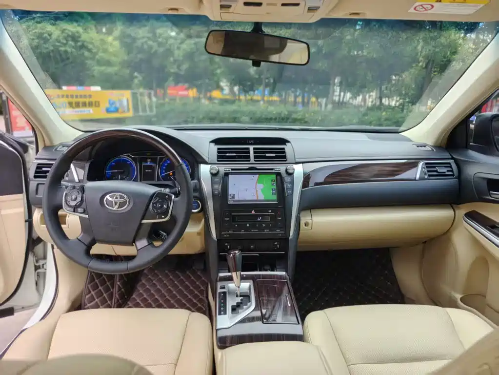 Toyota Camry 2015 2.5HG Luxury