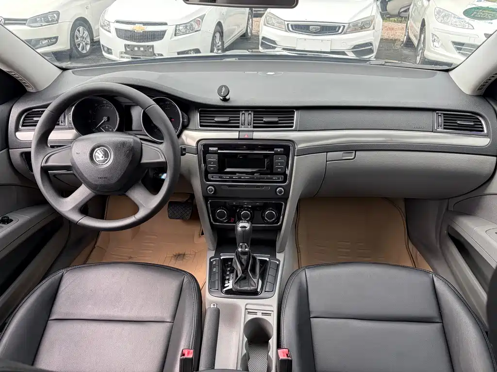 Skoda Superb — миниатюра 10
