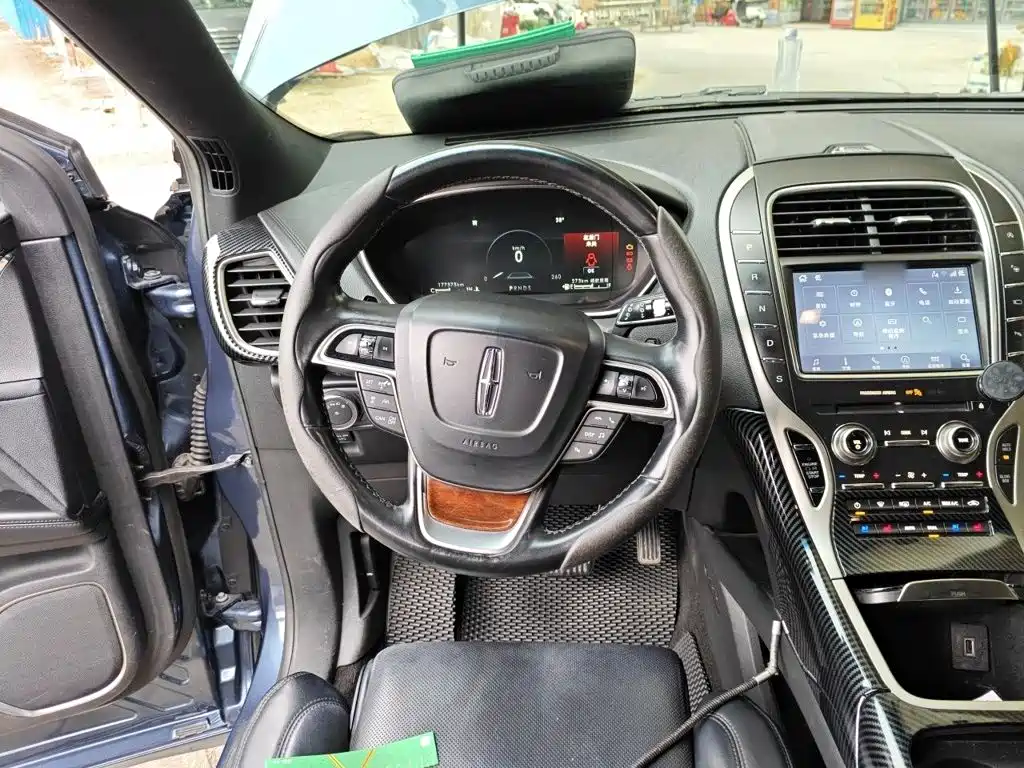 Lincoln Nautilus (Import) — миниатюра 3