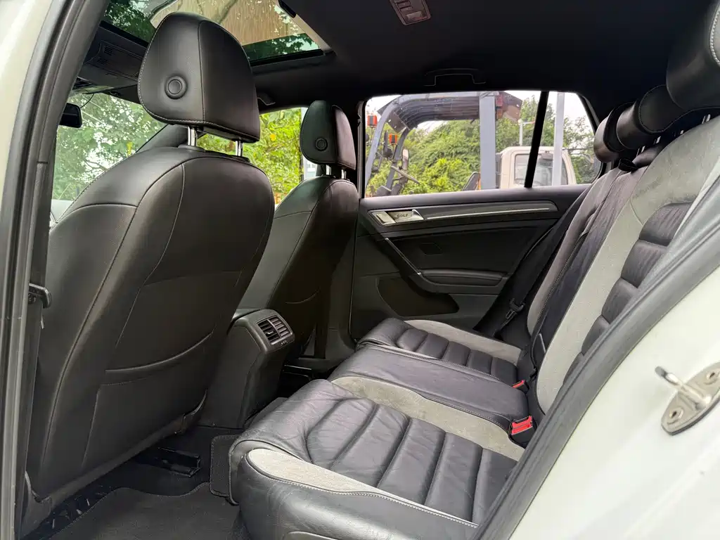 Volkswagen Golf — миниатюра 10