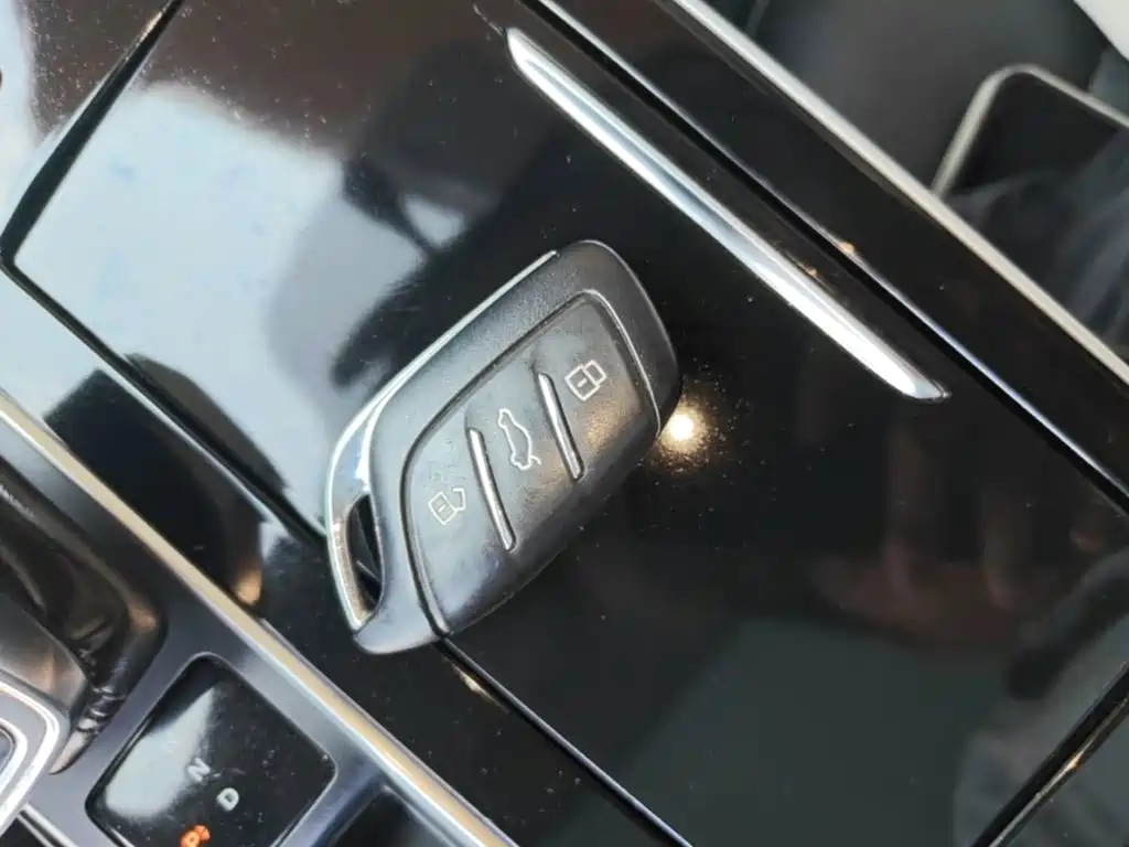 Roewe i6 MAX New Energy — миниатюра 9