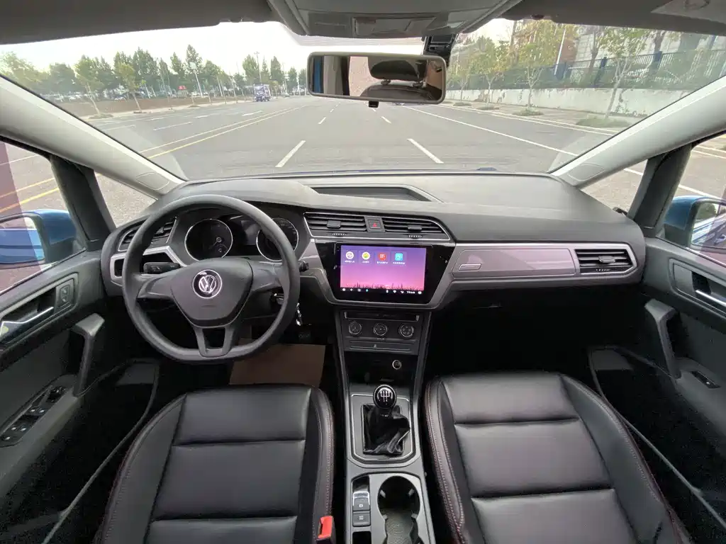 Volkswagen Touran — миниатюра 7