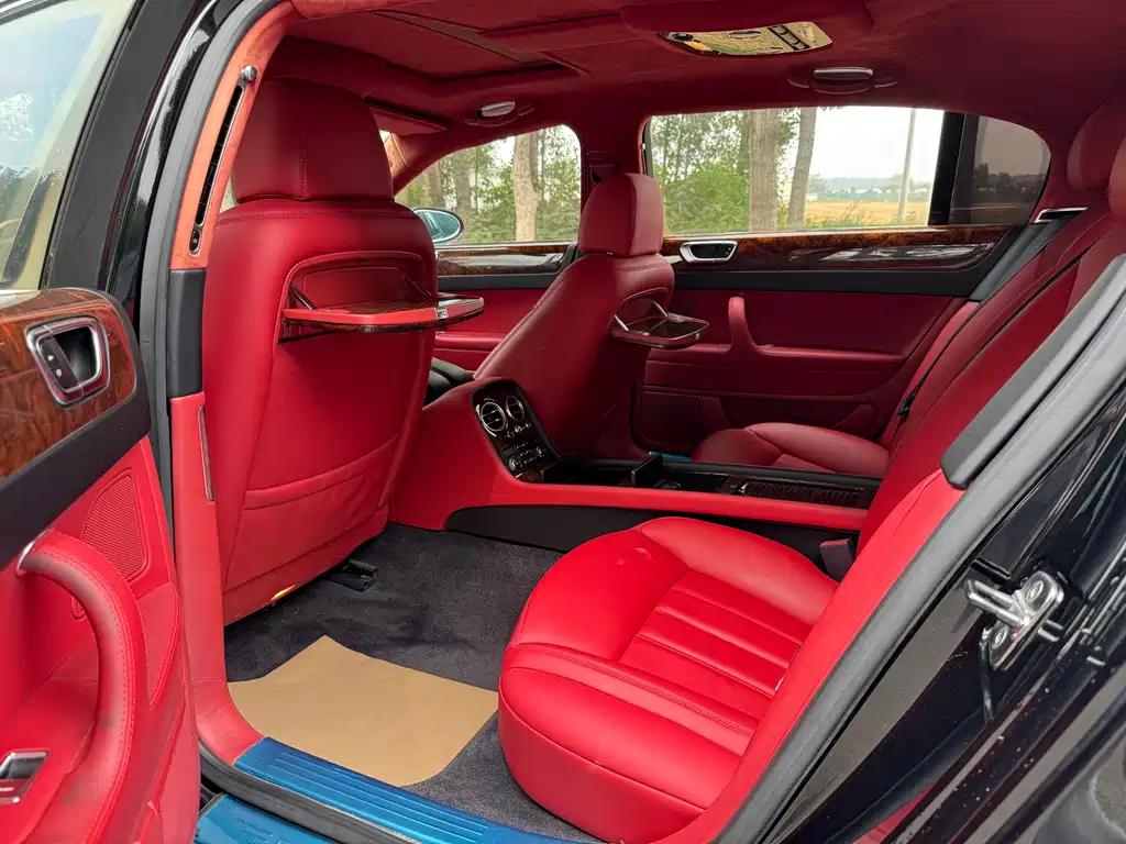 Bentley Flying Spur — миниатюра 9
