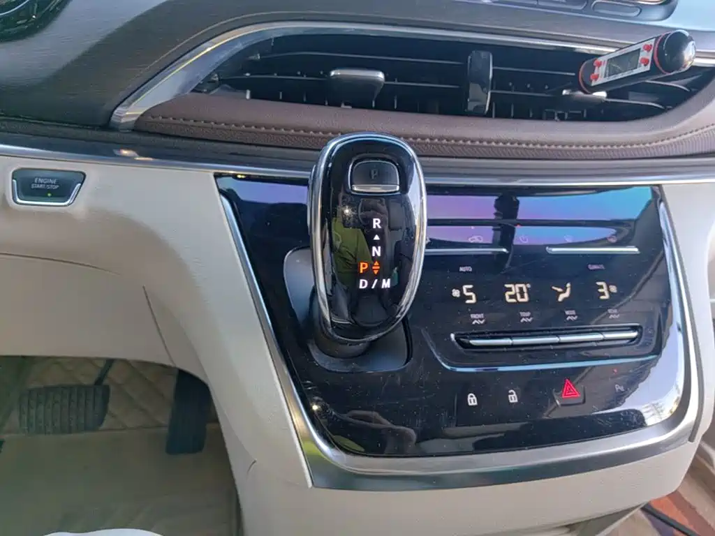Buick GL8 — миниатюра 14