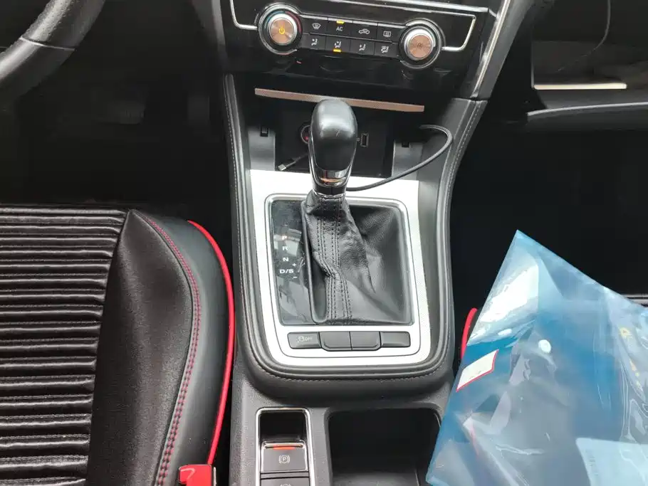 MG MG6 — миниатюра 16