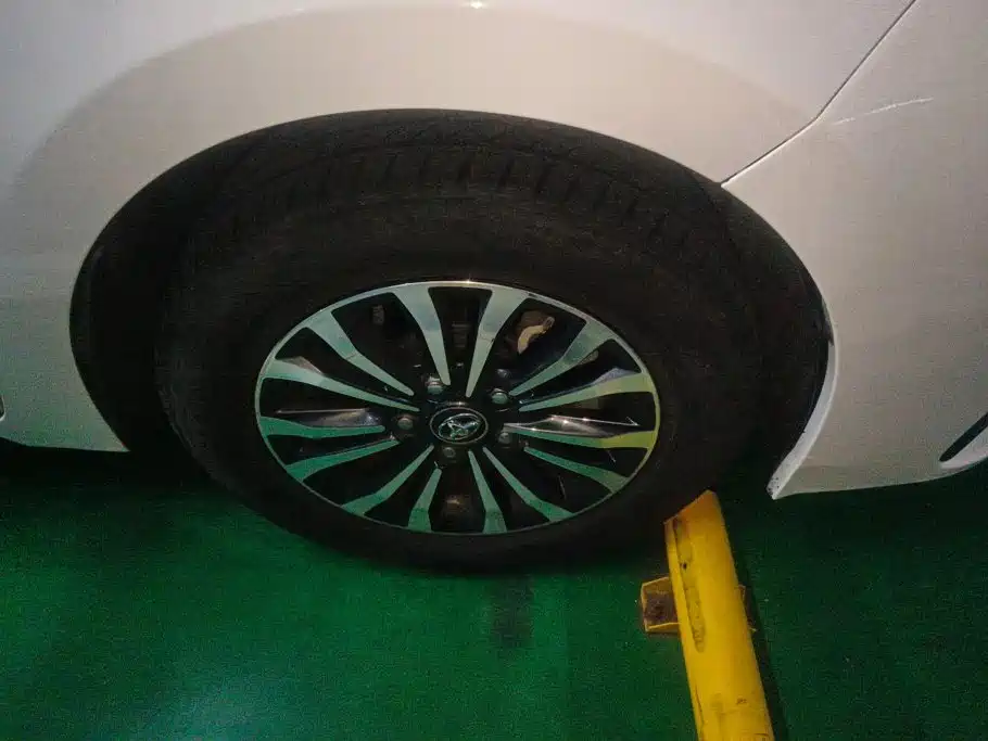 Toyota Corolla — миниатюра 6