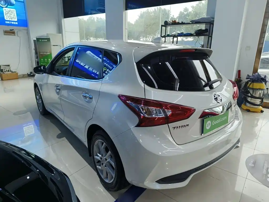 Nissan Tiida — миниатюра 5