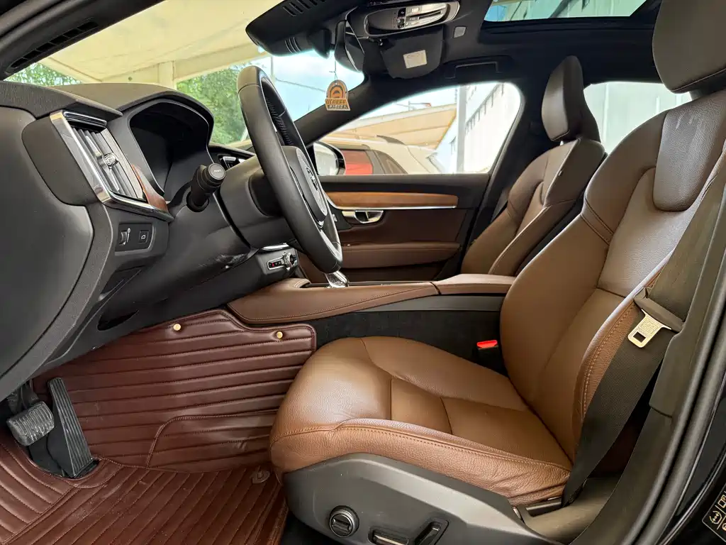 Volvo S90 — миниатюра 9